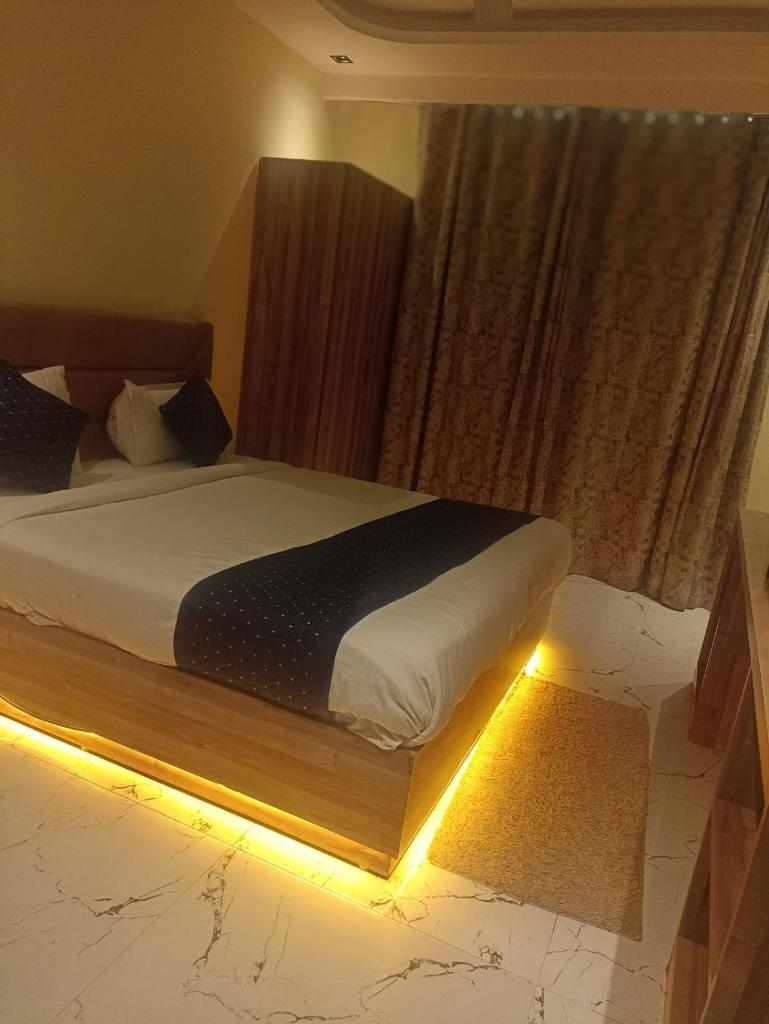 Hotel Good luck Near Delhi IGI Airport