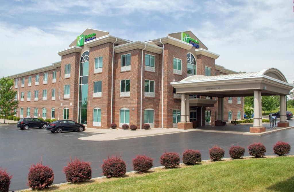 Holiday Inn Express & Suites Lexington Downtown Area-Keeneland