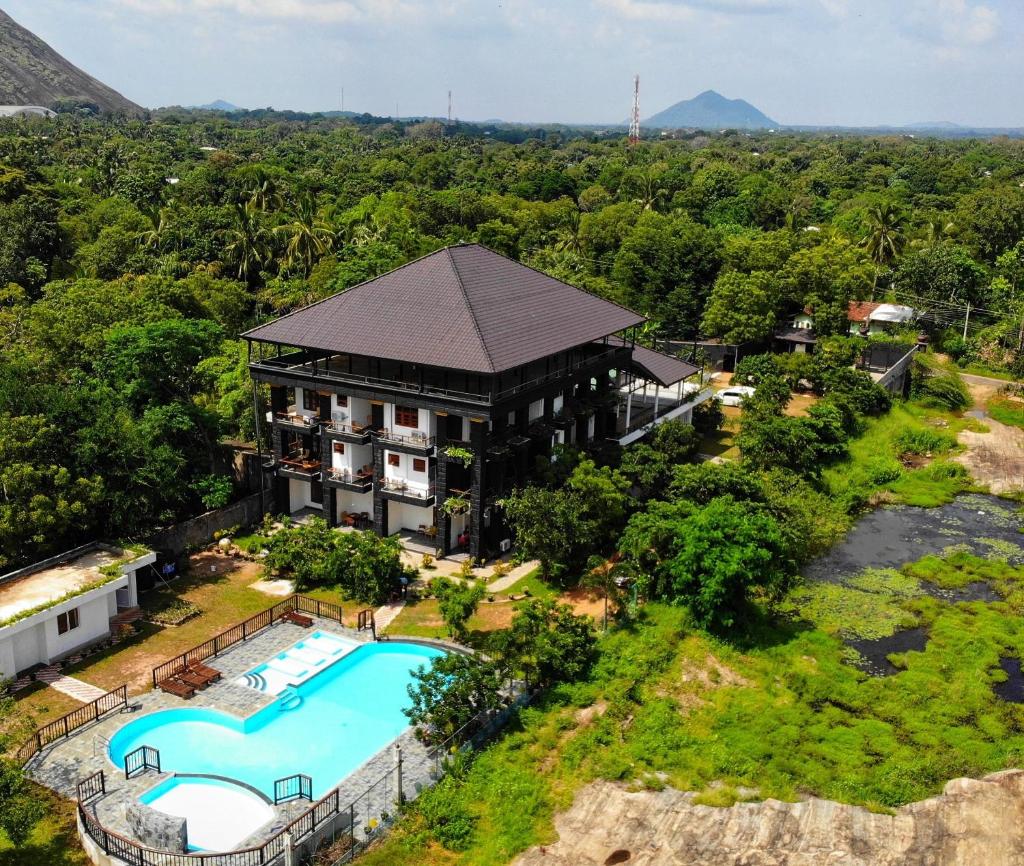 Sigiriya Kingdom Gate Dambulla