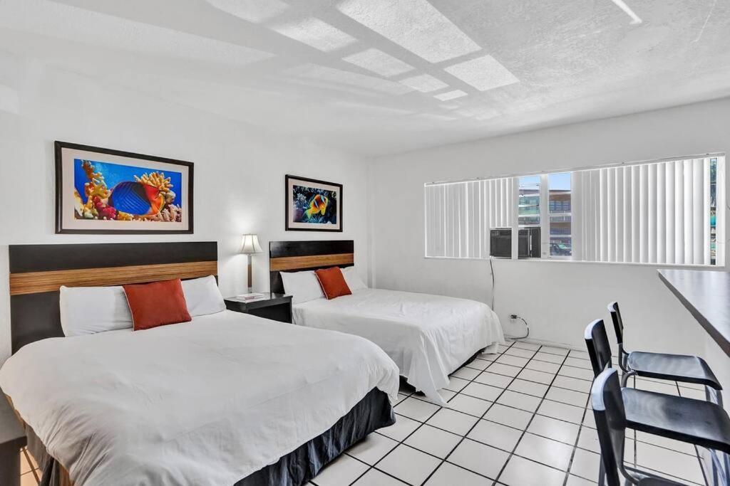 Beach apartment in Hallandale, Pool & Gulfstream